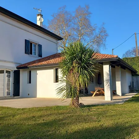 Maison Ideale A Pour 8 Personnes, Avec Grand Jardin Et Equipements Modernes - Fr-1-495-104 Mendionde